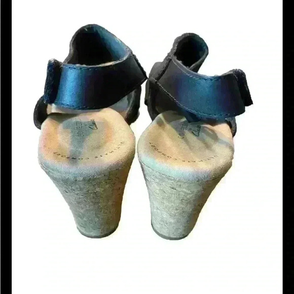 Clarks Ultimate Comfort Collection Wedge Sandals Size 9M  Black Leather - Picture 4 of 6